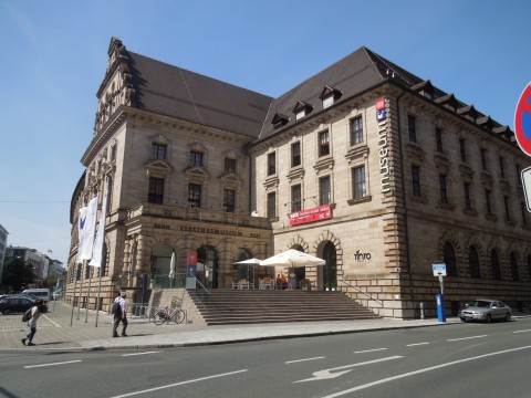 A Nürnbergi Deutsche Bahn múzeum bejárata