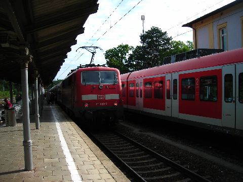 Tutzing, az S6 végállomása, kétóránként átszállási lehetőség regionalzugra Innsbruck felé